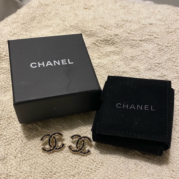 Chanel Limited Edition Earings - Picture 1 of 4